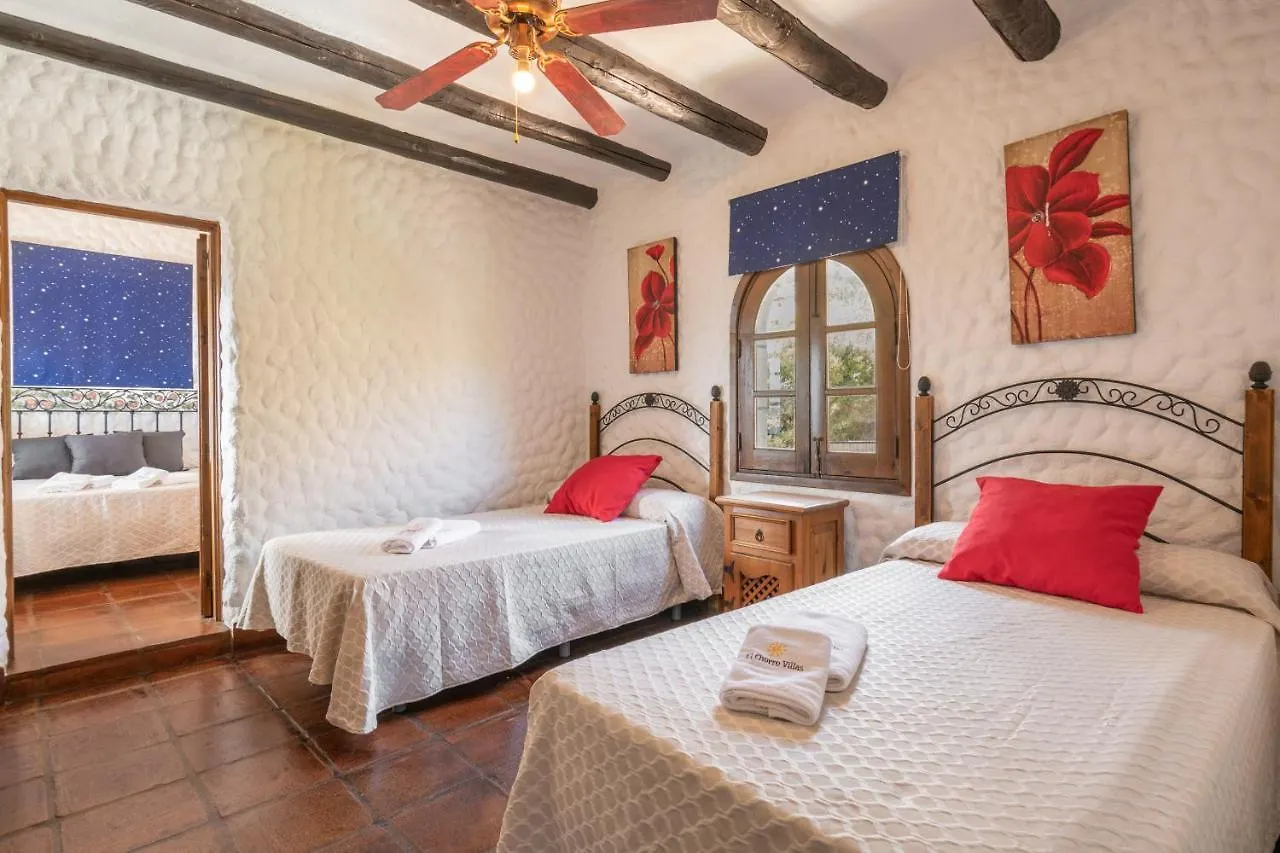 Country house La Casa De Alejandro Guest House El Chorro